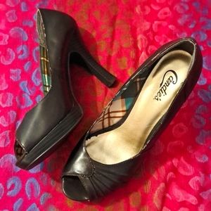 Candies Lifft Brown Heels Size 9.5